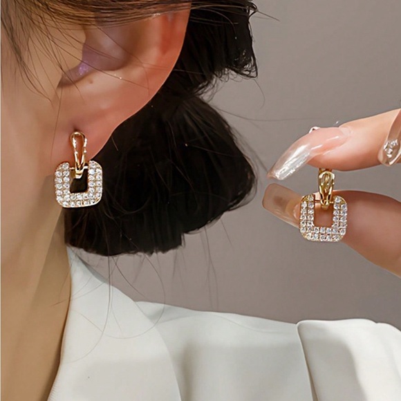 Rhinestone Square Stud Earrings - Picture 2 of 3